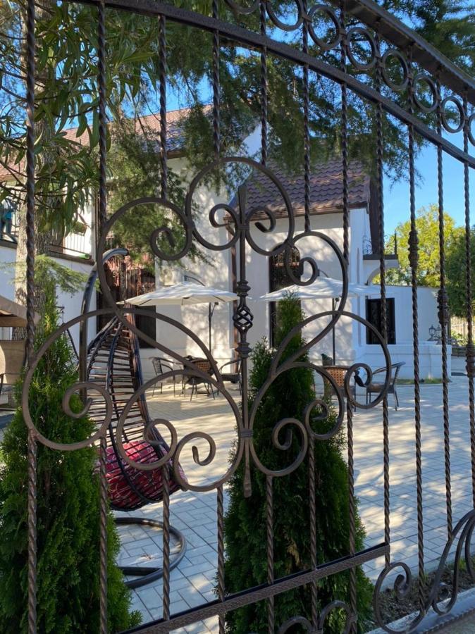 Hotel Old Pitius 피준다 외부 사진