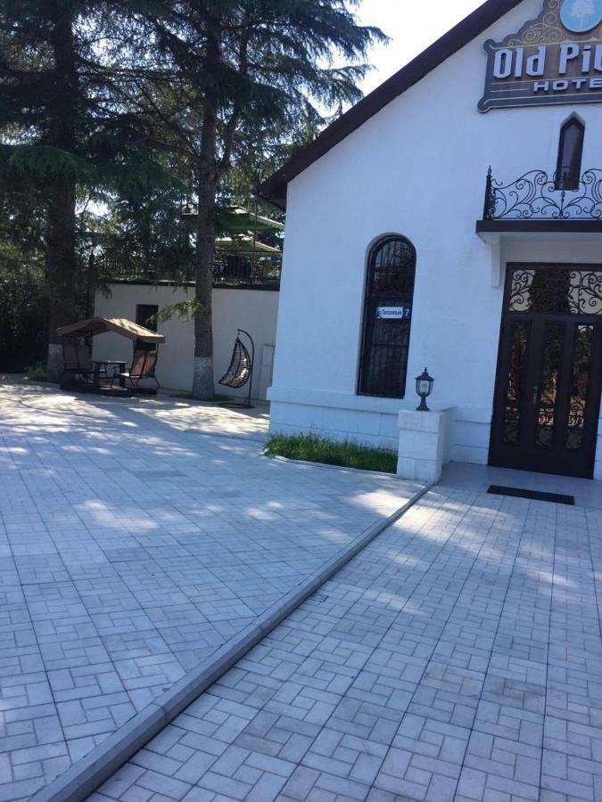 Hotel Old Pitius 피준다 외부 사진
