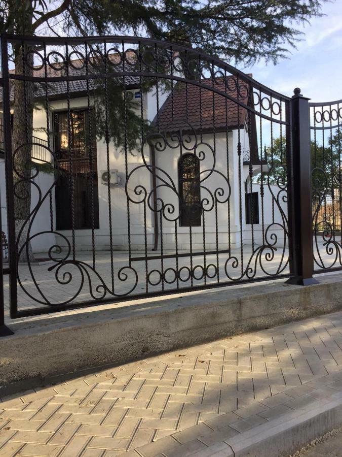 Hotel Old Pitius 피준다 외부 사진